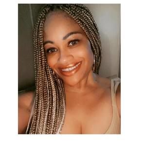 Meet your Posher, Alicia